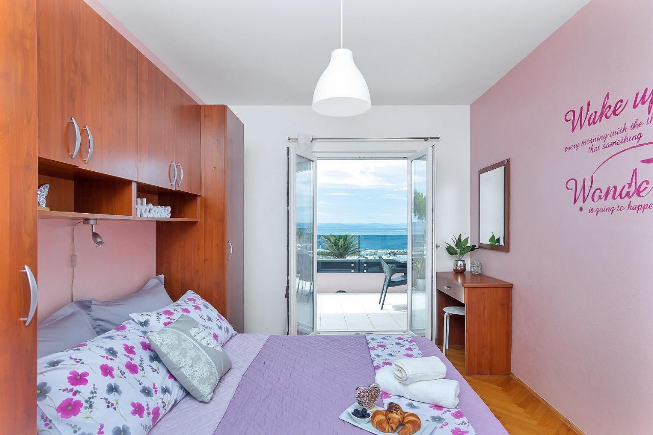 Apartments Riva Tučepi Pokoj fotografie