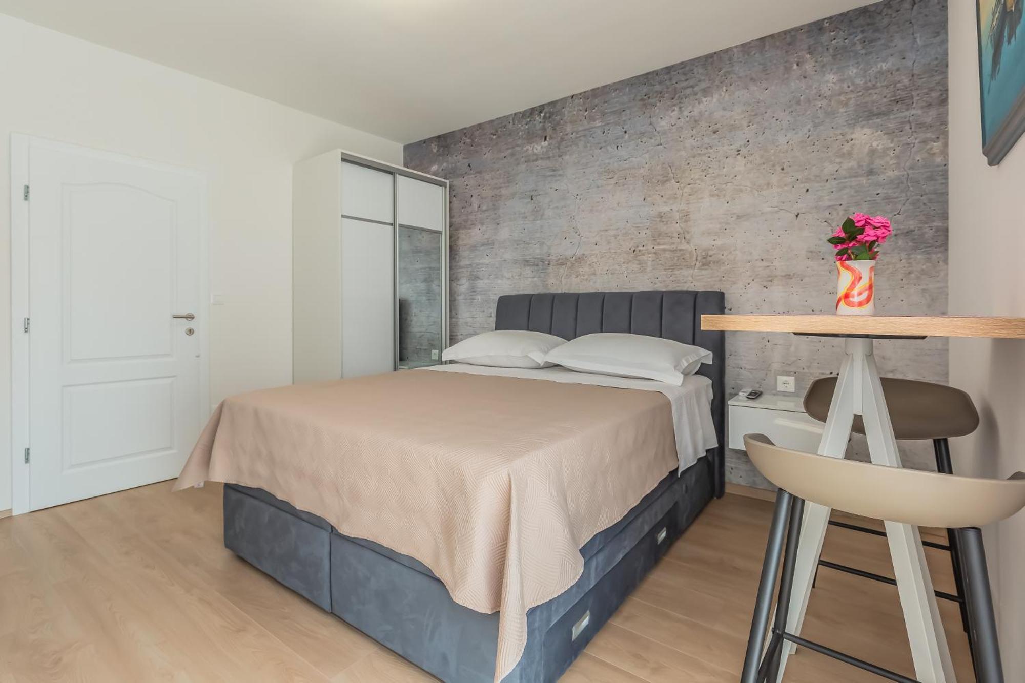 Apartments Riva Tučepi Pokoj fotografie