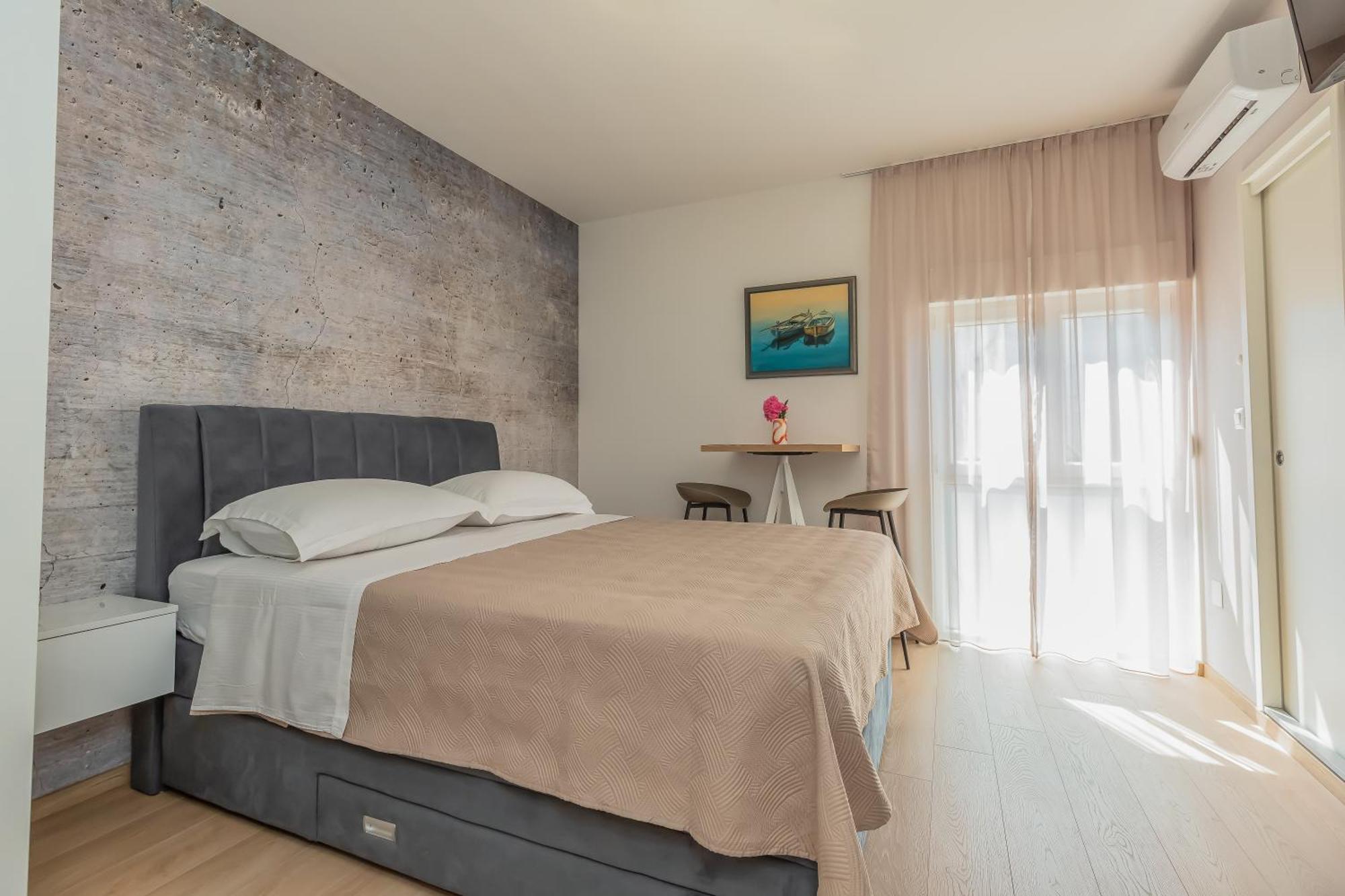 Apartments Riva Tučepi Pokoj fotografie